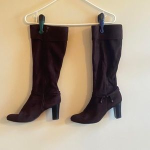 Suede red-ish brown heeled boots